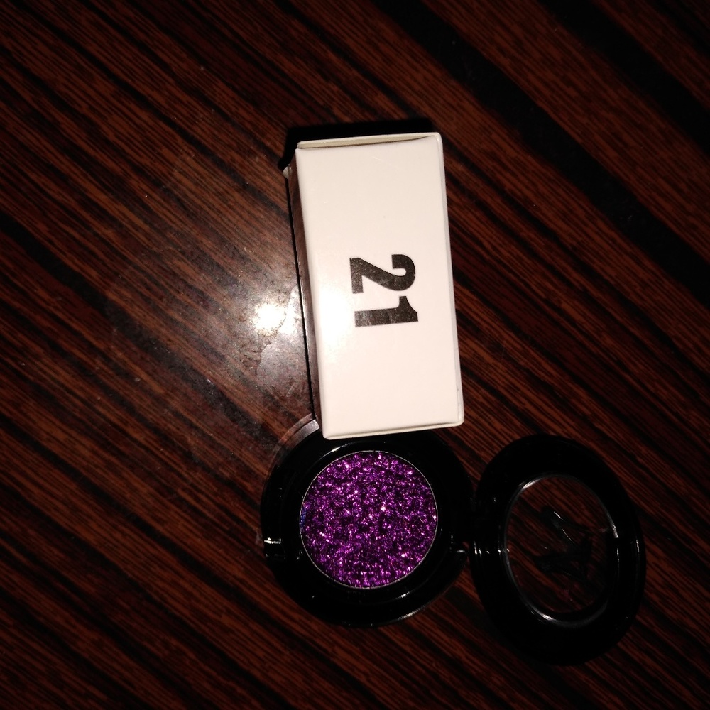 Eyeshadow - Picture 5 of 8